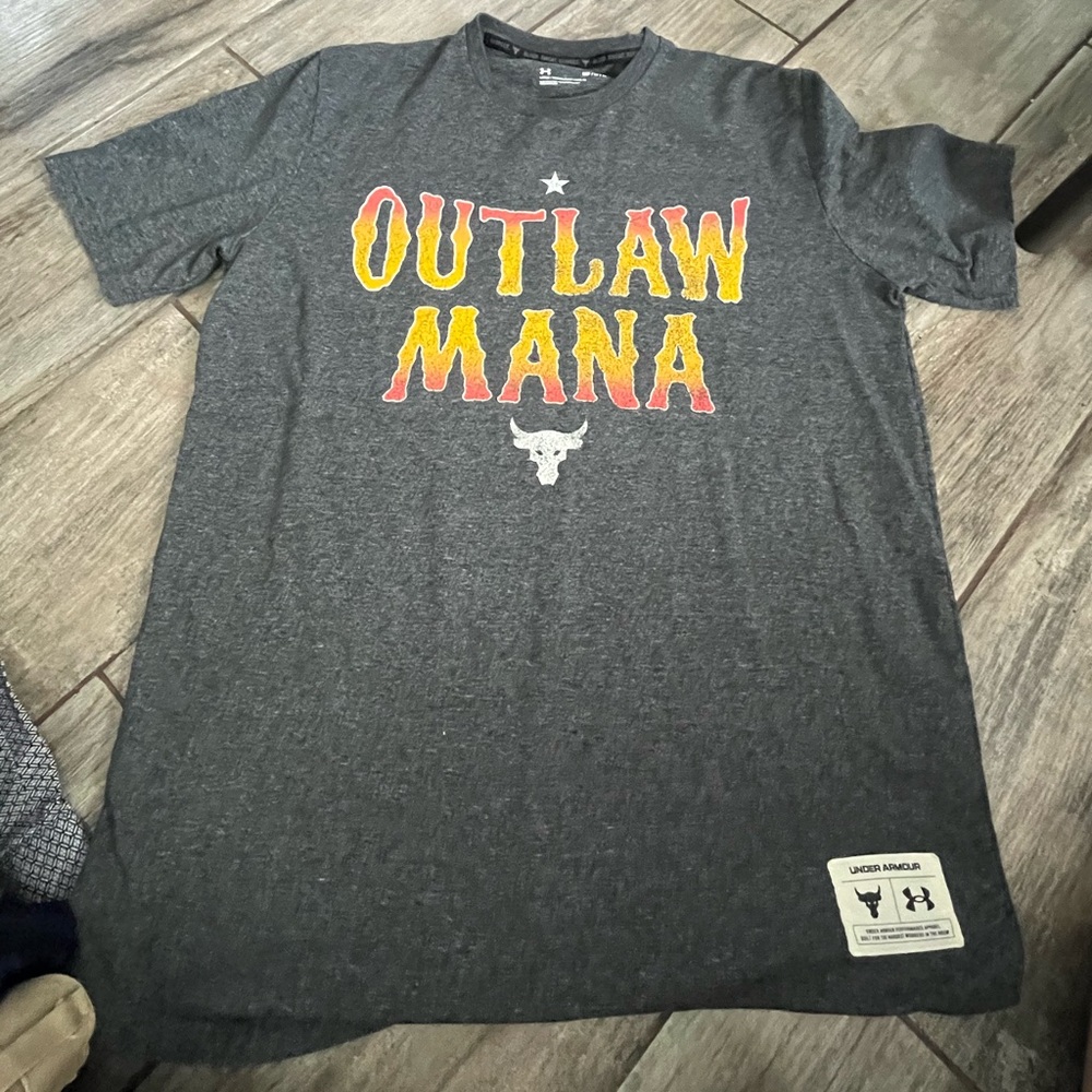 Project Rock Mens Outlaw Mana shirt size M